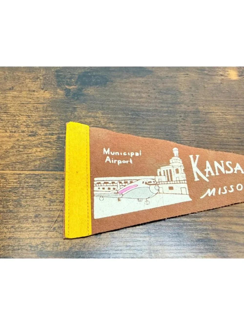 Vintage Kansas Cty, Missouri mini pennant 9 inches